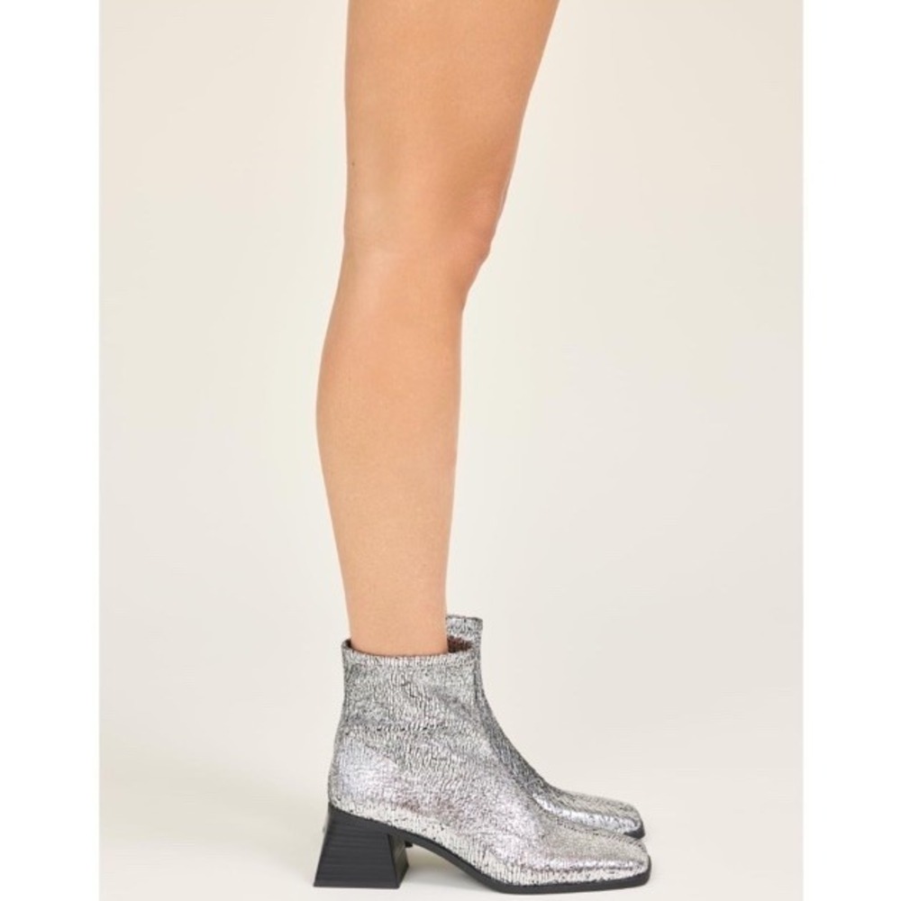 Katy Perry Womens 6.5 The Lolette Stretch Ankle Boot Low Metallic Silver NIB